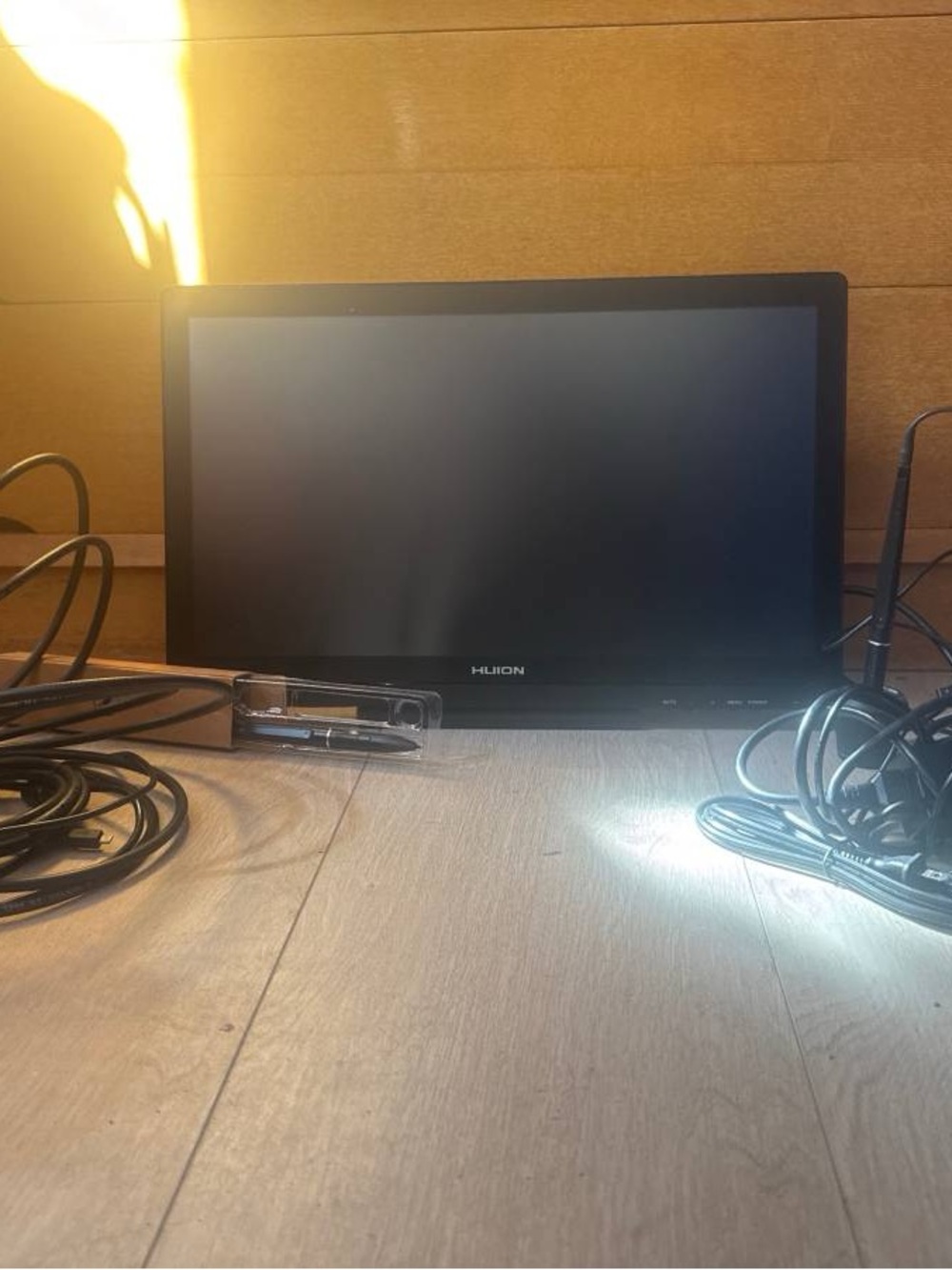 Huion Kamvas GT-191 drawing graphics tablet